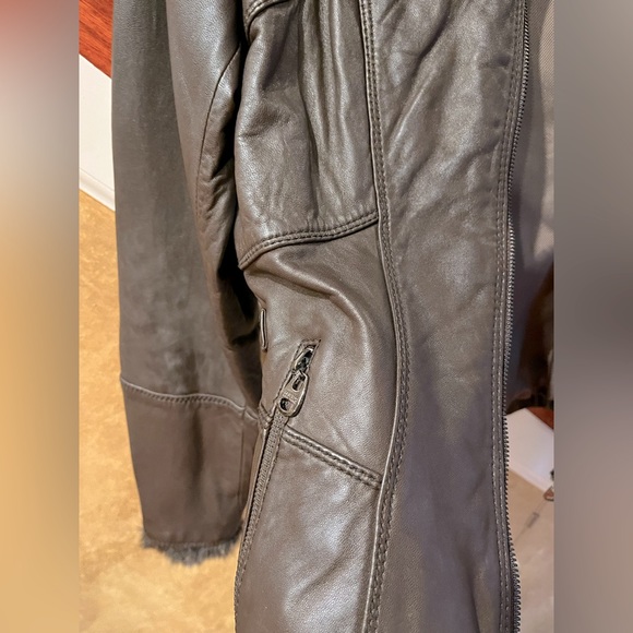 Women’s NWT Andrew Mark Fur And Leather Coco Brown Zipper Up Jacket Size Medium - Picture 6 of 13